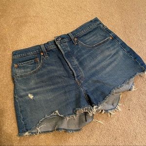 Levi’s Denim cut off shorts!